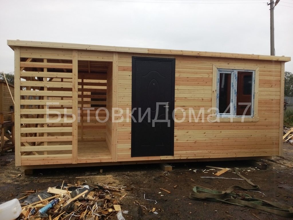 Хозблок дровник с металлической дверью