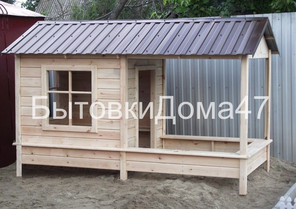 домик с песочницей